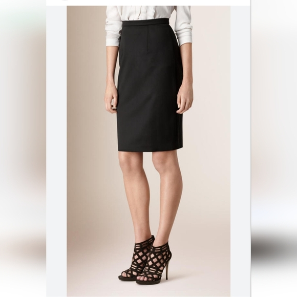 15. NWT BURBERRY WOOL PENCIL SKIRT SIZE US 4 - Picture 1 of 6